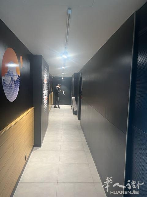 出售位于17 的绝佳位置, 靠近凯旋门快餐店（519）