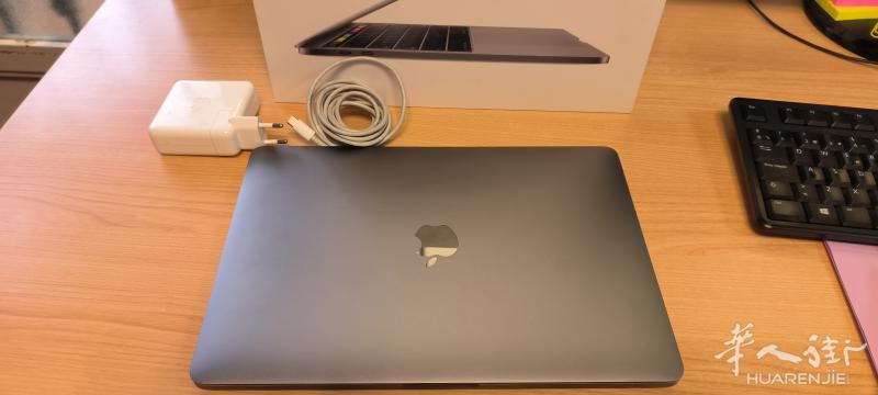 MacBook Pro  带touch bar 几乎全新带发票，便宜卖