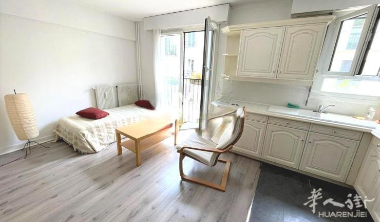 PARIS 18区;38平;studio;有家具 915€ / 月 起租时间 : 2023-07-13 ID: 193991