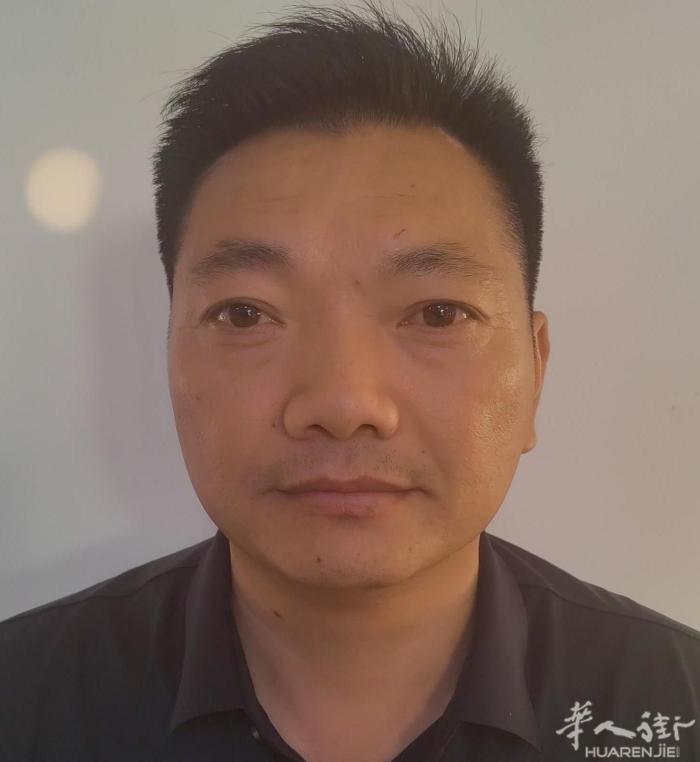 寻找朋友，看到这人告诉我，找到人给2千欧