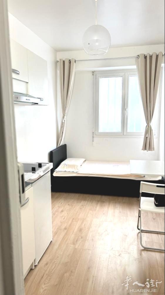 PARIS 16区·15平·studio·有家具 850€ / 月   起租时间 : 2023-07-19 ID: 193875