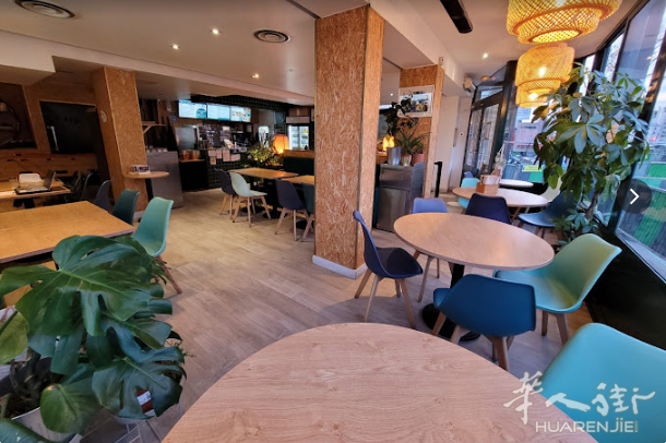 Neuilly最旺大街 Avenue Charles de Gaulle 210平(地平+地下)拐角大露天餐馆拍卖