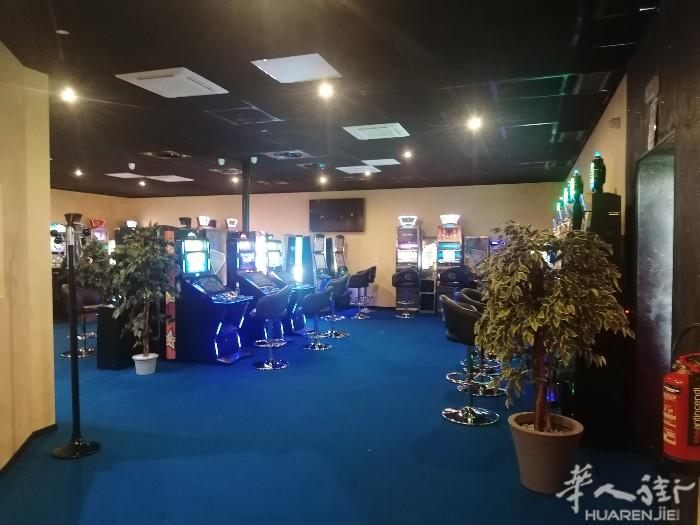 出售Sala giochi,Ferrara和Bologna之间，距离Bologn