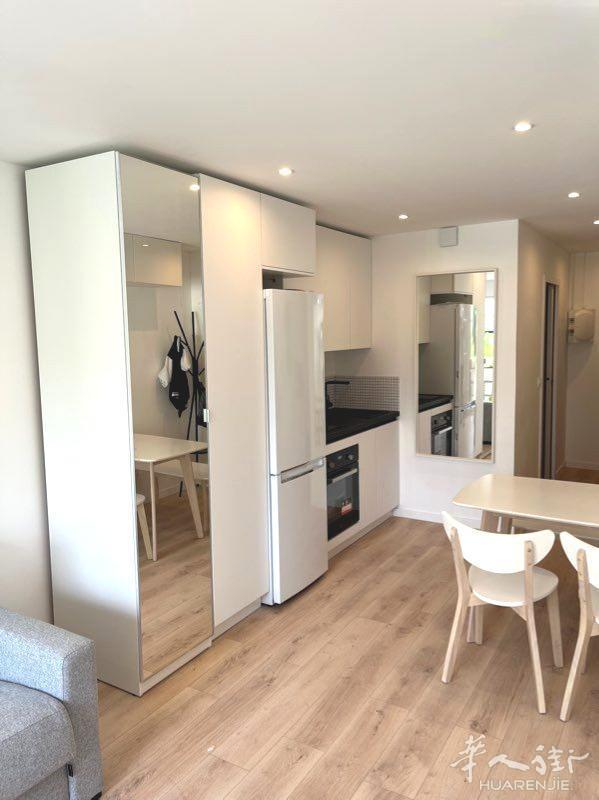 PARIS 20区·24平·studio·有家具 1100€ / 月   起租时间 : 2023-07-25 ID: 194705
