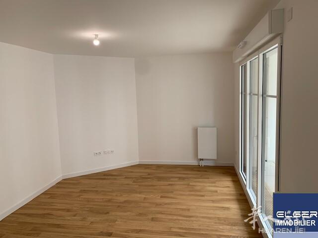 Suresnes 92区-60平-公寓-有家具-仅长租 1900€ / 月 起租时间 : 2023-07-26 ID: 194077