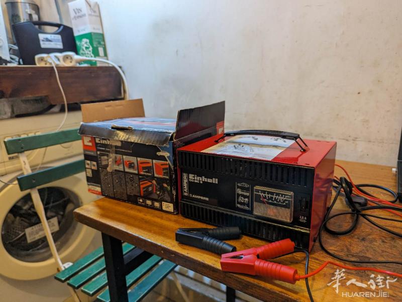 12V汽车电瓶充电器