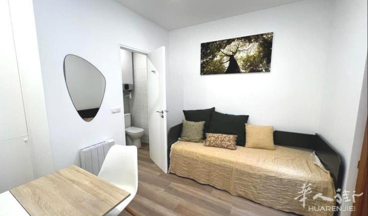 PARIS 20区·14平·studio·有家具 760€ / 月   起租时间 : 2023-08-02 ID: 195145