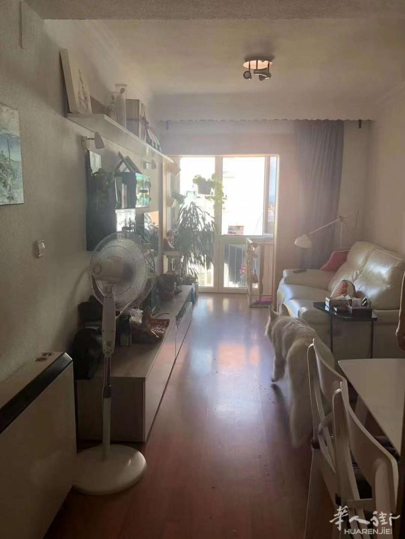 7号线La coma地铁站2室1厅+空调，月租900包水+物业