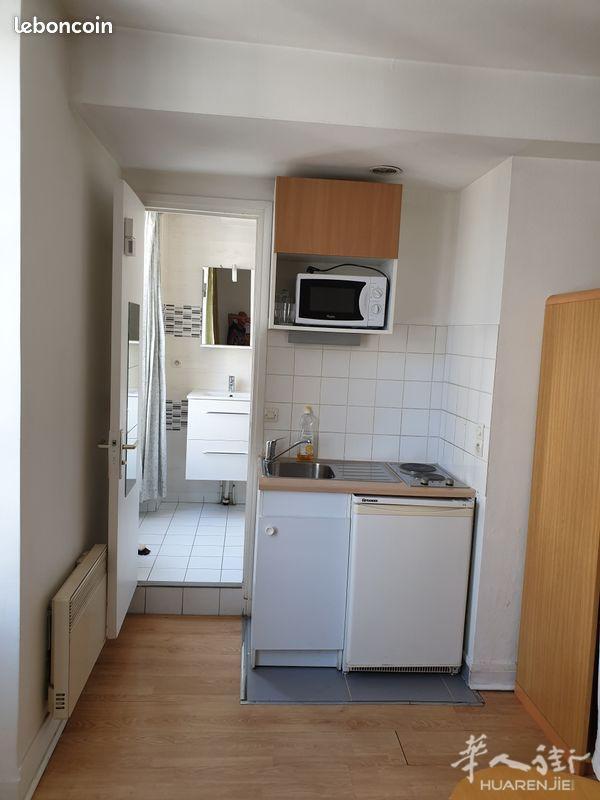 PARIS 15区·20平·studio·有家具 995€ / 月   起租时间 : 2023-08-07 ID: 195217