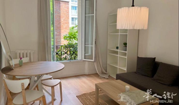 PARIS 20区·39平·公寓·有家具 1300€ / 月 起租时间 : 2023-08-11 ID: 195507