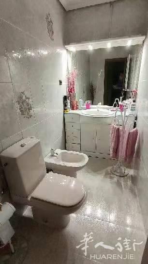 6号线Usera地铁站—-3室1厅2个卫生间+空调暖气+内阳台整租