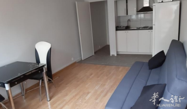 PARIS 18区·23平·studio·有家具 801€ / 月   起租时间 : 2023-08-18 ID: 195729