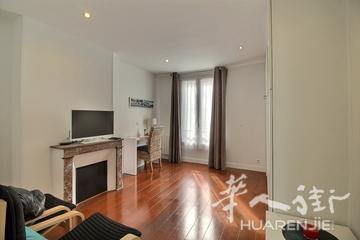 PARIS 15区·25.9平·studio·有家具 1200€ / 月   起租时间 : 2023-08-21 ID: 195045
