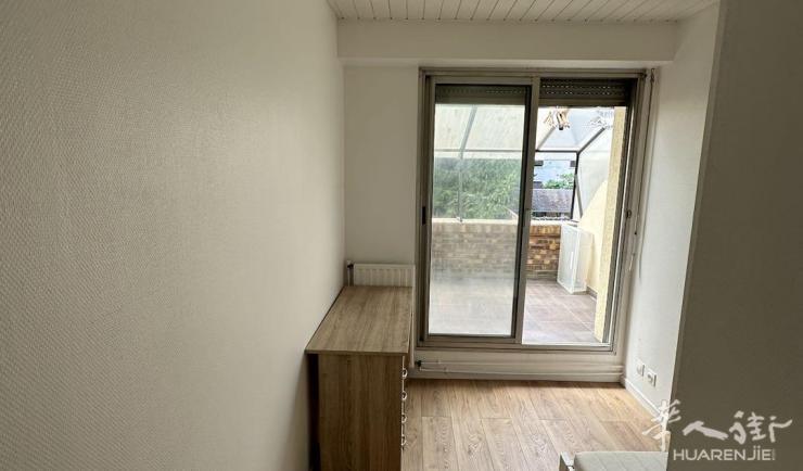 Vitry-sur-Seine 94区·20平·别墅·有家具 700€ / 月 起租时间 : 2023-08-24 ID: 195455
