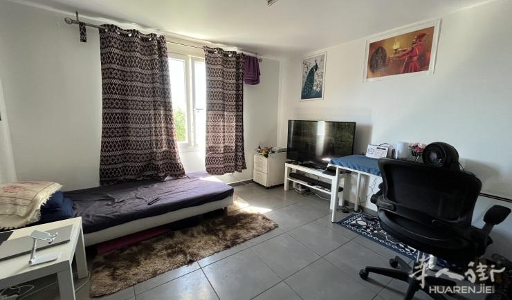 Villejuif 94区·10平·studio·有家具 550€ / 月 起租时间 : 2023-08-28 ID: 187297