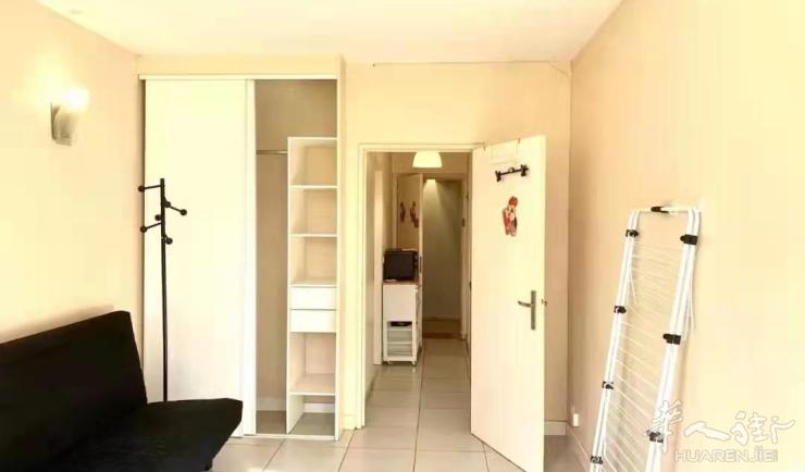 Puteaux 92区·22平·studio·有家具 830€ / 月 起租时间 : 2023-09-27 ID: 196071