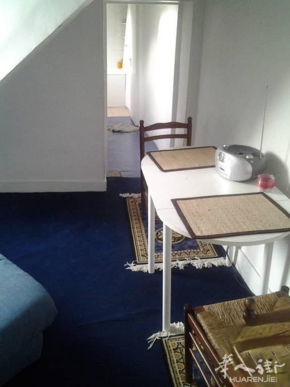 PARIS 3区·18平·studio·有家具 1090€ / 月 起租时间 : 2023-08-29 ID: 196079