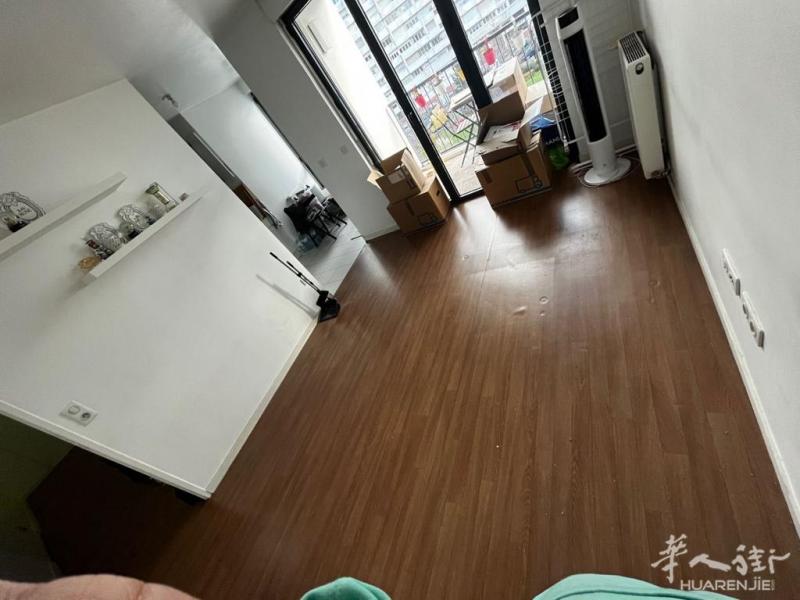 92区gennevilliers近13号线和1号线 两室一厅1400/月