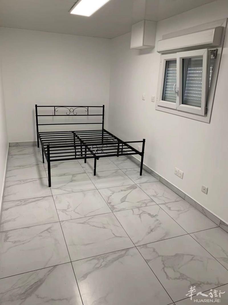 【区分】:94省,Villejuif(94800) (ID:186323) 23平的 studio 有家具