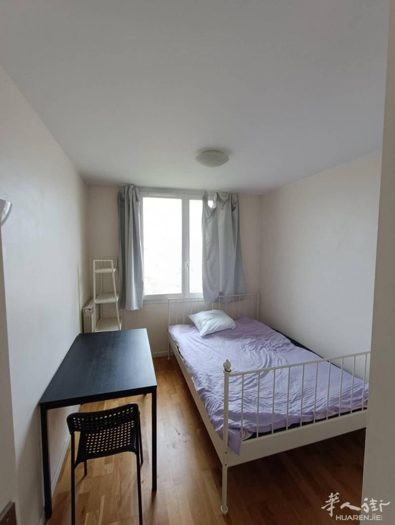 【区分】:94省,Ivry-sur-Seine(94200) (ID:192121) 10平的 studio 有家具