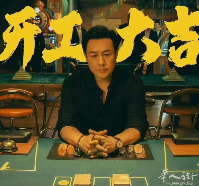 我要打广告，不知道客服的联系方式，电话打不通，我在国外，微信更好