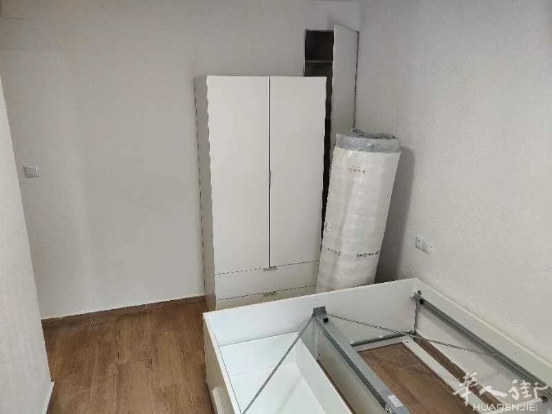 马德里出租单身公寓，位于独栋别墅内，独立卫生间厨房
