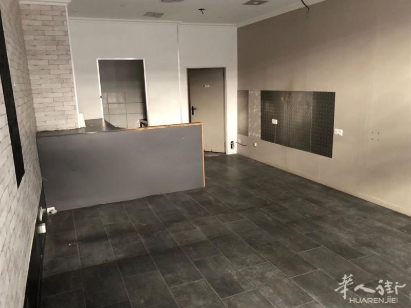 凡尔赛中心位置店铺租赁权转让,靠近购物中心,街区人流量大(618)