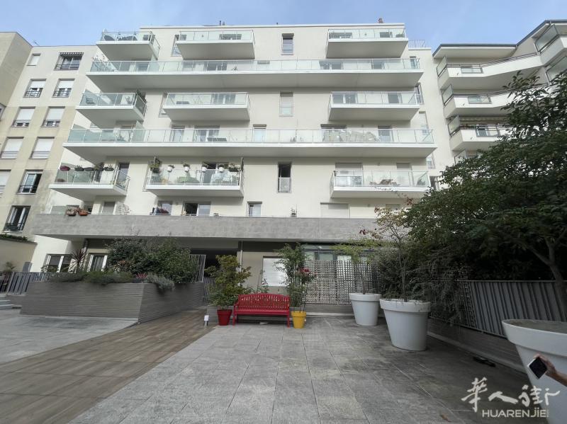 距离华为200米92 Boulogne-Billancourt 新公寓一室一厅44平 447500欧元