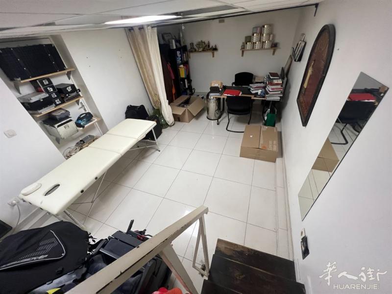 92省Malakoff商铺卖murs,离小巴黎很近,目前没有任何占用,价格便宜(640)