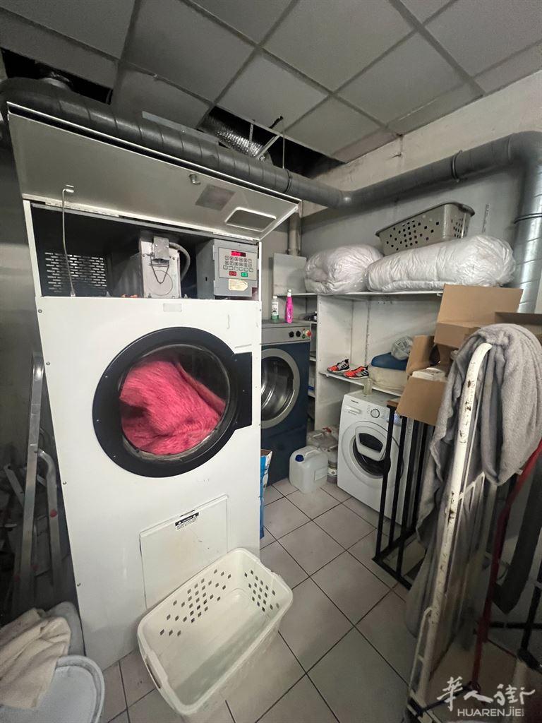 位于92 Issy 干洗店转让，高质量稳定客户群（643）