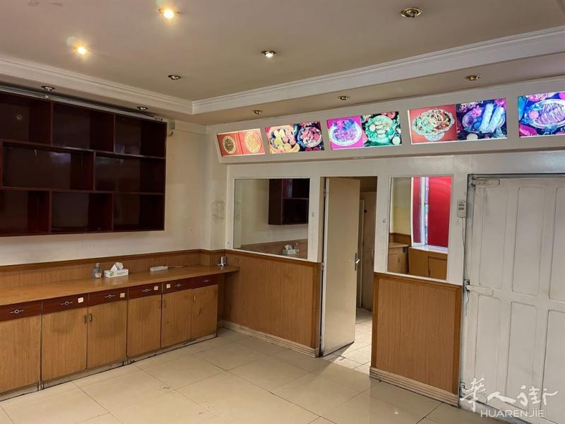 快餐店转租，无烟囱，地理位置优越，在11区rue du chemin vert （641）