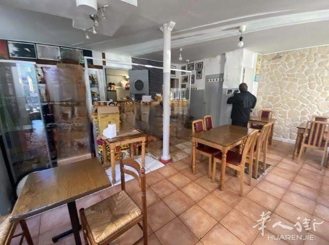 巴黎20区街角餐馆出租，有烟囱, 可以做中餐面馆、火锅、韩餐等等，价格便宜。