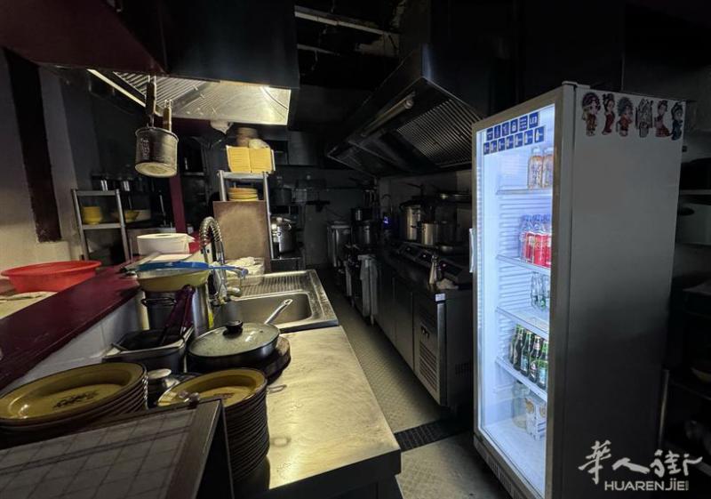 6区亚洲快餐店转卖,距Saint Michel地铁出口和旅游区仅一步之遥(697)
