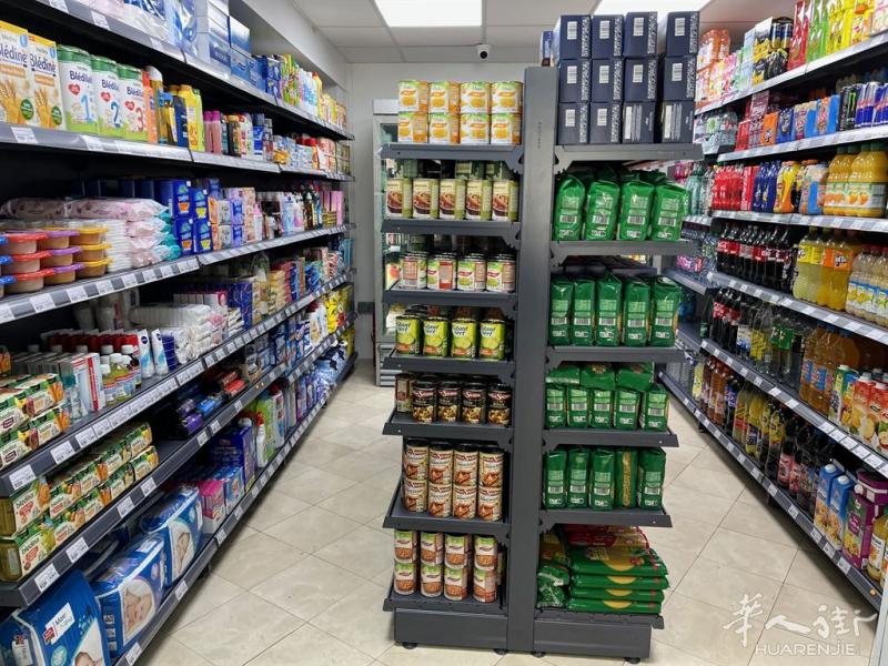 巴黎8区的超市,非常商业的街区,可以做精品超市或蔬果店(702)