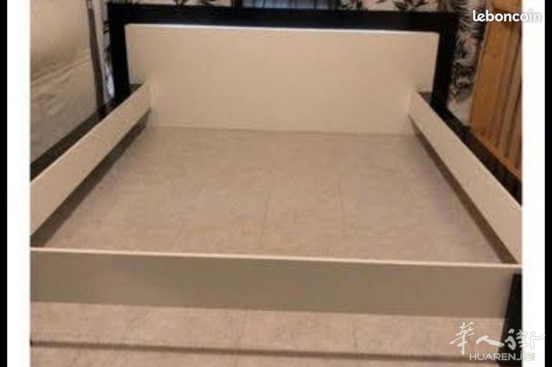 出售双人床架160x200cm  已售 谢谢