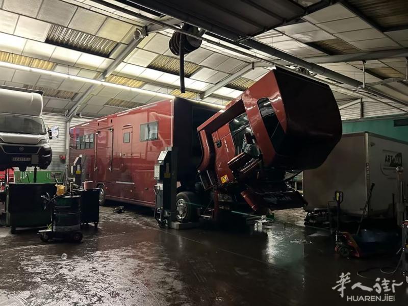 独家出售奥尔良的汽车修理厂，位于Saran（718）
