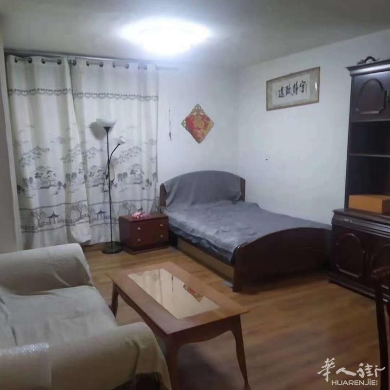 3/6号线Almendrales/Usera地铁4室2卫1厨1200``