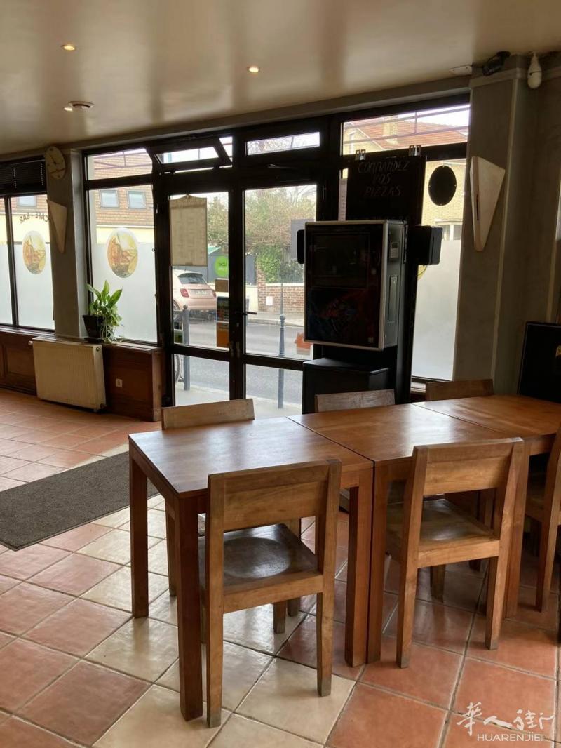 92pizzaria卖风15万欧元260平方米
