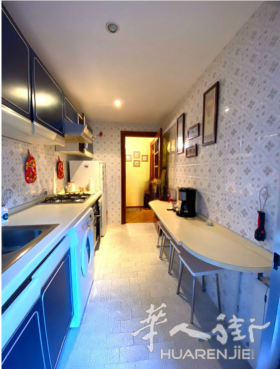 Ciudad Lineal 205,000€,三室一厅，72平，一楼，靠近地铁口，生活便利