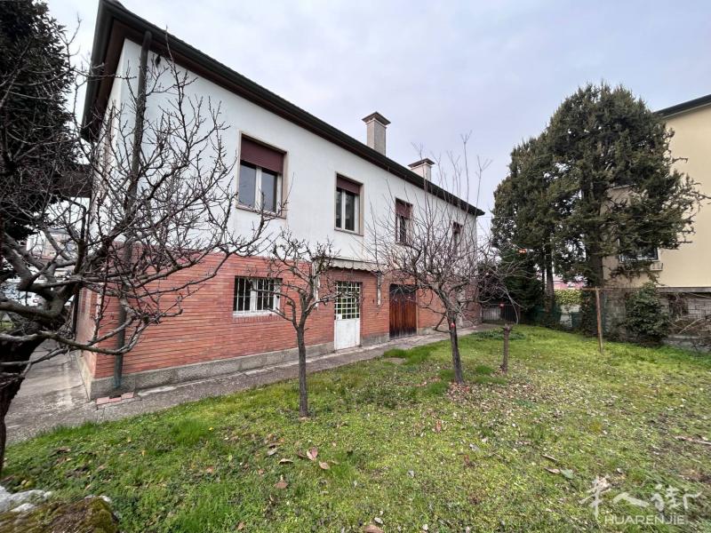 Piove di Sacco 市中心大别墅出售