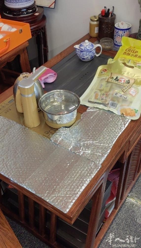景德镇陶瓷大型展销会，因店租到期，特别大甩卖，有古董家具以及家用日用品，最后七天