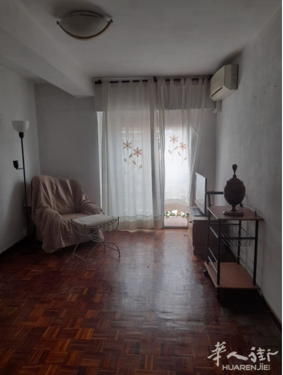 PUENTE DE VALLECAS，189,000€，90平，三室一厅，极其适合出租，所有房间朝阳，据地铁口步行4分钟，