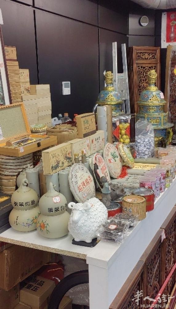 江西景德镇瓷器大型展销会，店铺到期，特别大甩卖，不计成本，一件不留，部分物品给钱