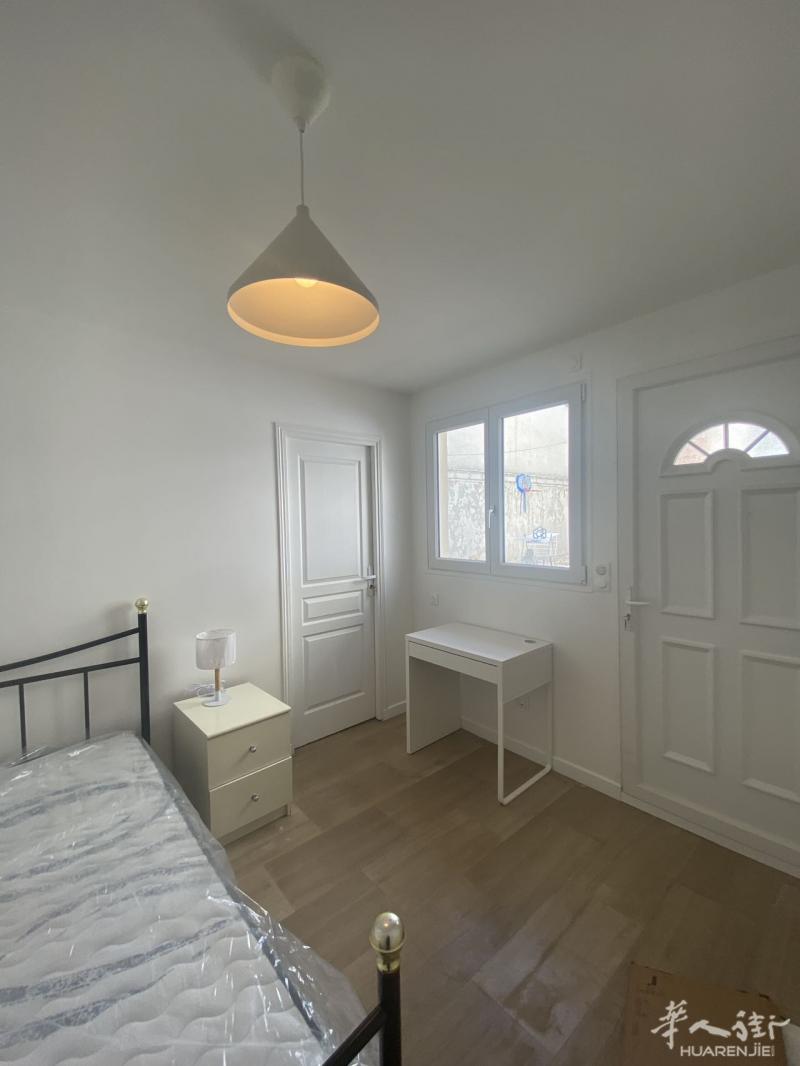 92省Nanterre 25平一室一厅900欧全包