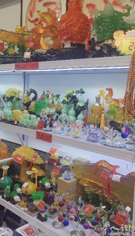 江西景德镇陶瓷大型展销会，因店铺到期，现在亏本大甩卖，不计成本，一件不留，有瓷器