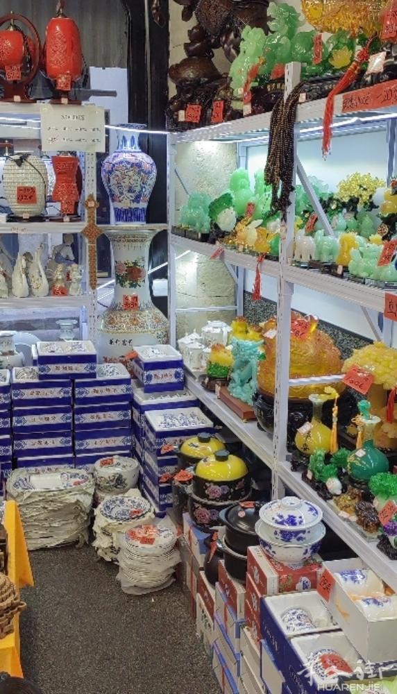 江西景德镇瓷器大型展销会，因店铺即将到期，现特别亏本大甩卖，不计成本一件不留，有