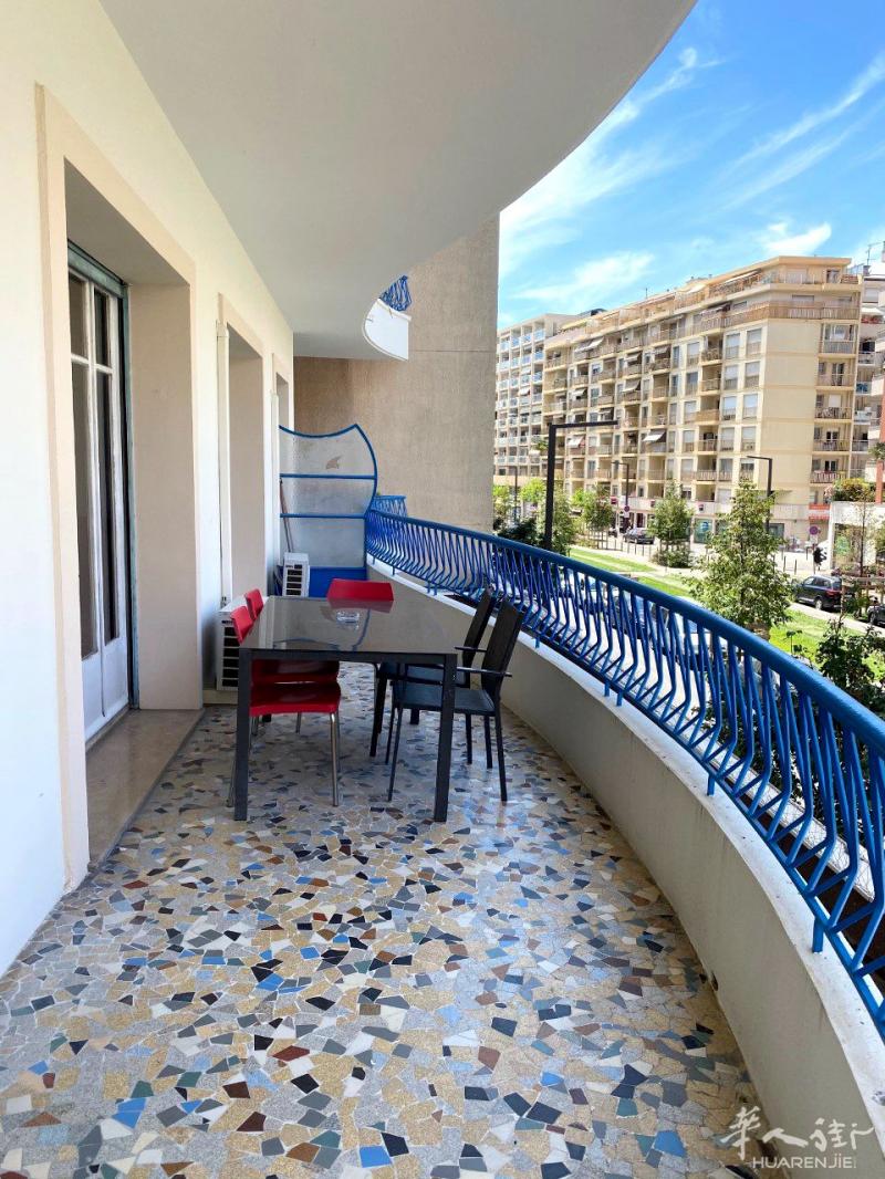 尼斯全新豪华空调 二居室公寓 步行1分钟海边 超大阳台