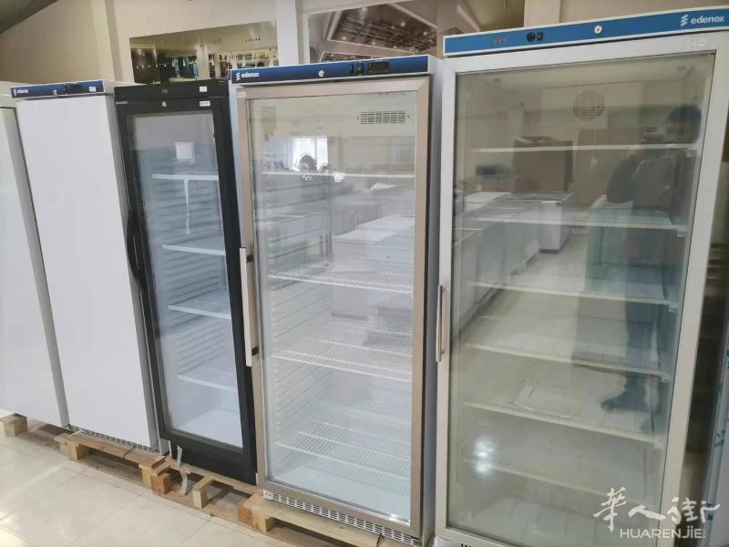 出售酒水冰箱，尺寸齐全，均是西班牙当地品牌