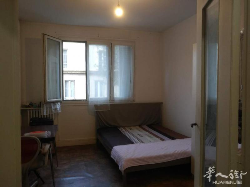 92 靠近LA DENFENSE 1室出租给女生