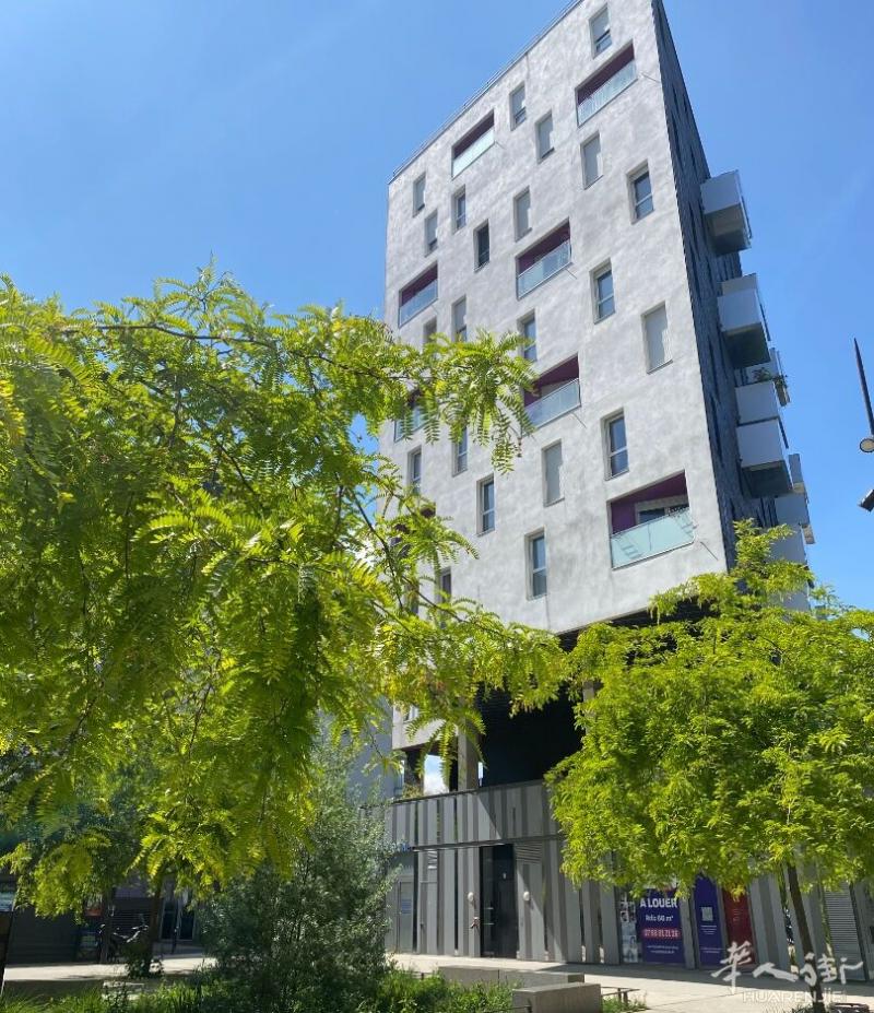 已预订 Ivry 近小巴黎3房1厅带车库带阳台2016新房